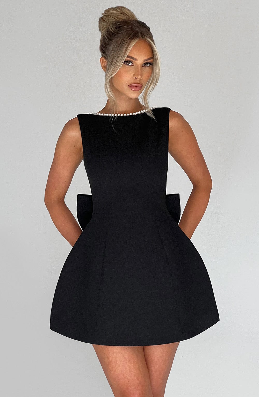 Elle™ | Parelen Strik Mini Jurk